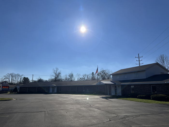 Wolverine Motel - Now Remax Nov 25 0006 (newer photo)